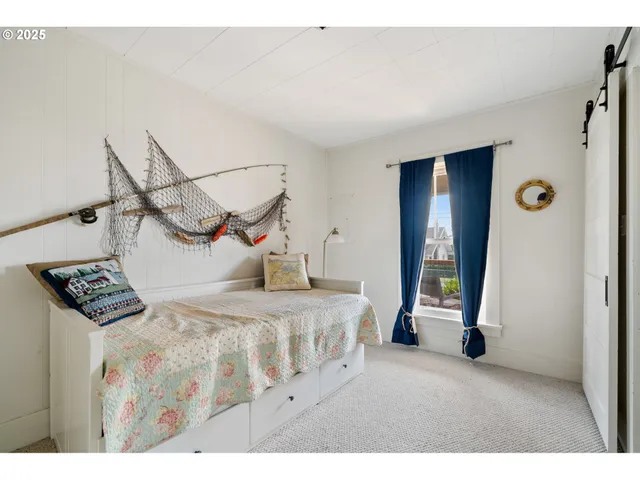 $370,000 | 210 Cypress Avenue, Garibaldi, OR 97118