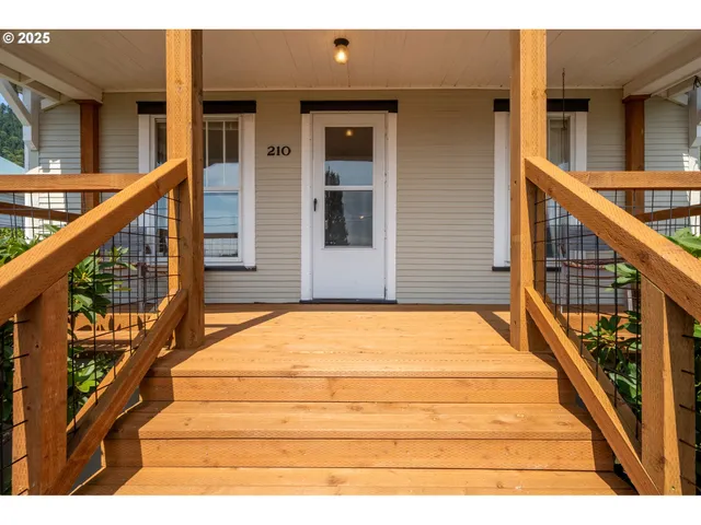 $370,000 | 210 Cypress Avenue, Garibaldi, OR 97118