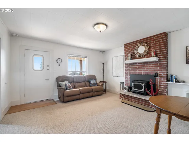 $370,000 | 210 Cypress Avenue, Garibaldi, OR 97118