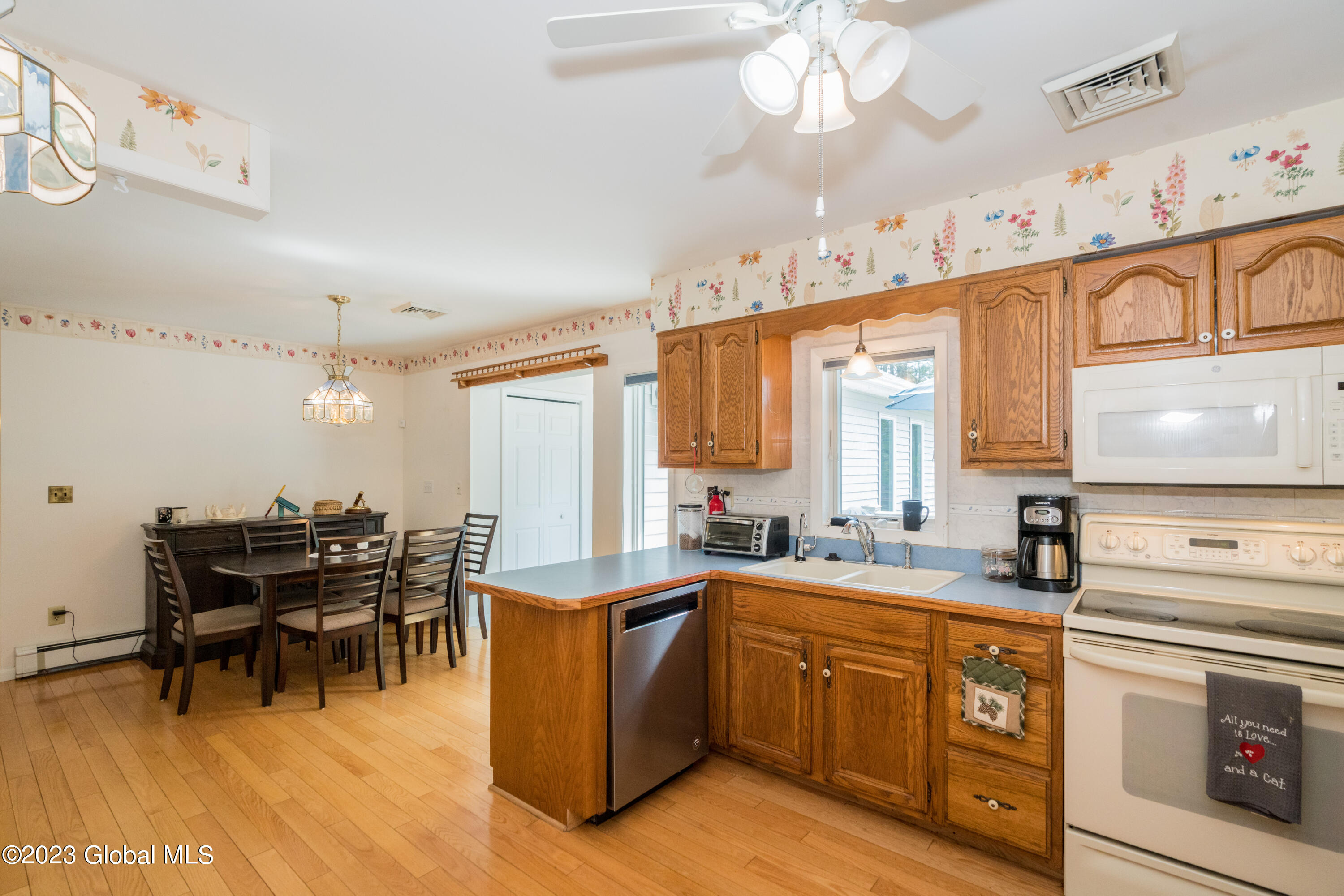 21 Jones Road Wilton, NY 12866 - Photo 6 of 31 DSC04443