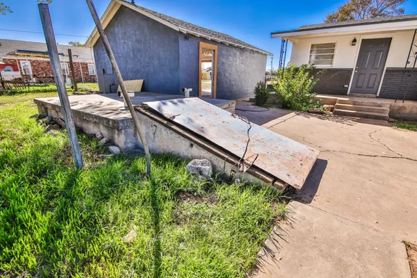 $129,500 | 1300 South 11th Street, Slaton, TX 79364