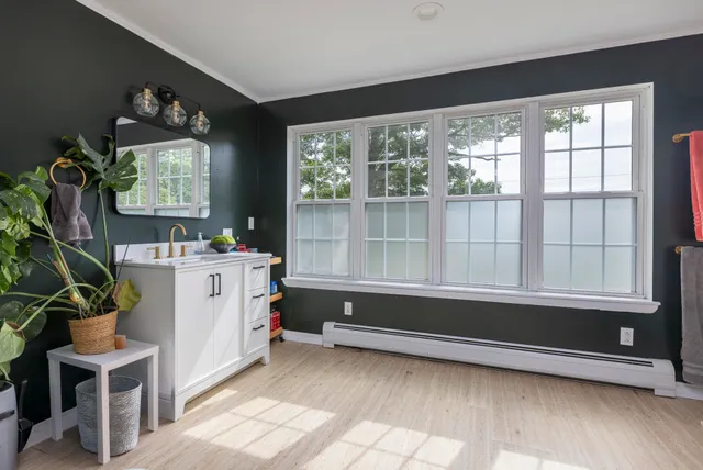 $500,000 | 270 Harpswell Neck Road, Harpswell, ME 04079