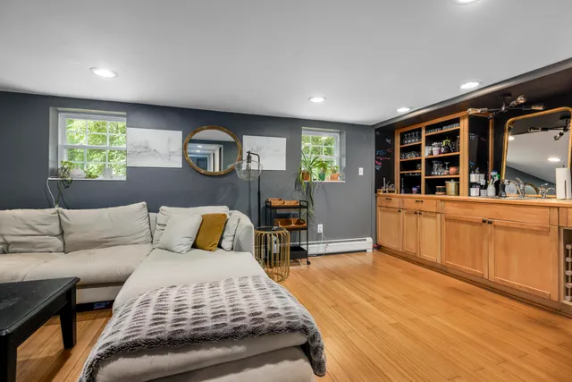 $500,000 | 270 Harpswell Neck Road, Harpswell, ME 04079