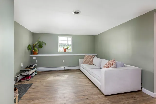 $500,000 | 270 Harpswell Neck Road, Harpswell, ME 04079