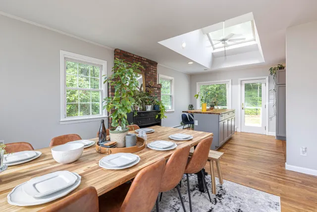 $500,000 | 270 Harpswell Neck Road, Harpswell, ME 04079