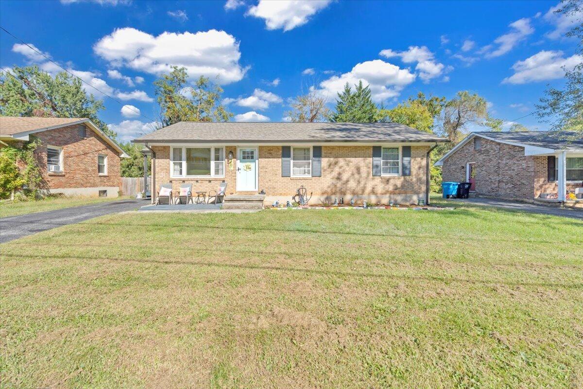 2441 Meadowbrook Road Northwest Roanoke, VA 24017 - Photo 3 of 27 35-MIB02143