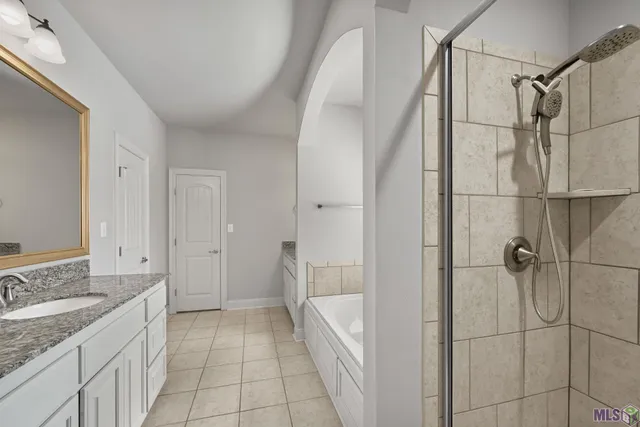 $365,000 | 7119 Lakecrest Drive, Zachary, LA 70791