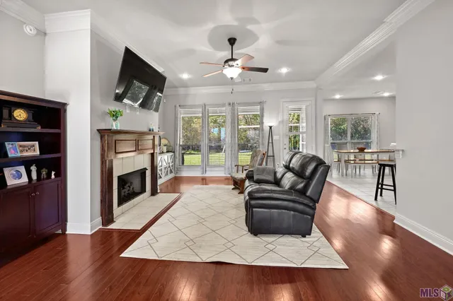 $365,000 | 7119 Lakecrest Drive, Zachary, LA 70791