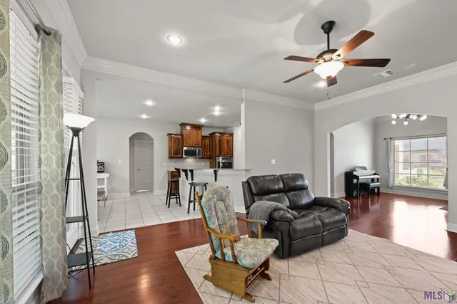 $365,000 | 7119 Lakecrest Drive, Zachary, LA 70791