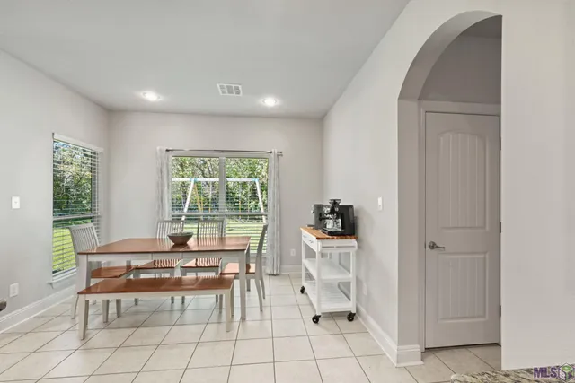 $365,000 | 7119 Lakecrest Drive, Zachary, LA 70791