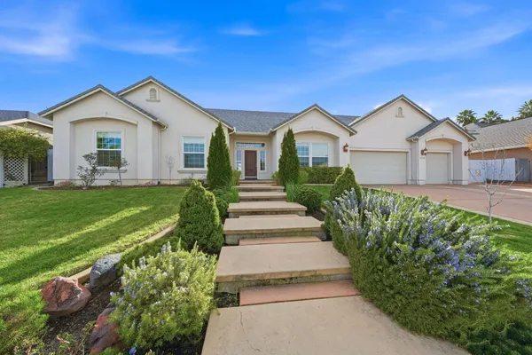 $779,000 | 2242 Everest Drive, Redding, CA 96001