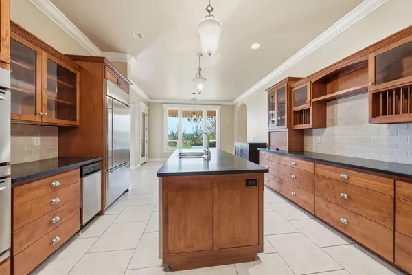 $779,000 | 2242 Everest Drive, Redding, CA 96001