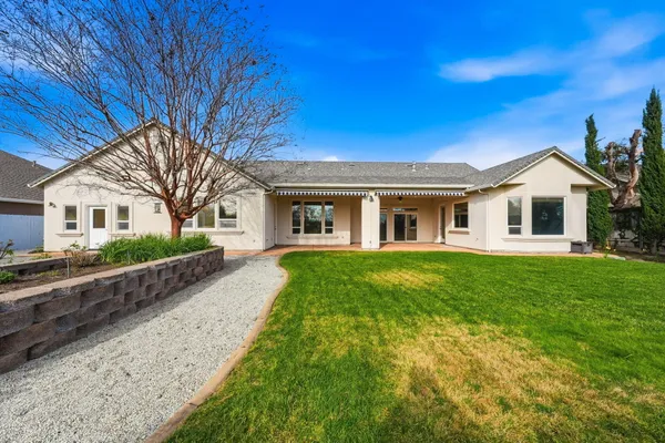 $779,000 | 2242 Everest Drive, Redding, CA 96001