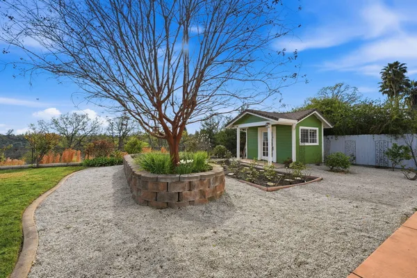 $779,000 | 2242 Everest Drive, Redding, CA 96001