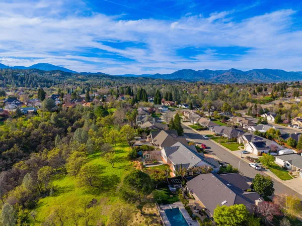 $779,000 | 2242 Everest Drive, Redding, CA 96001