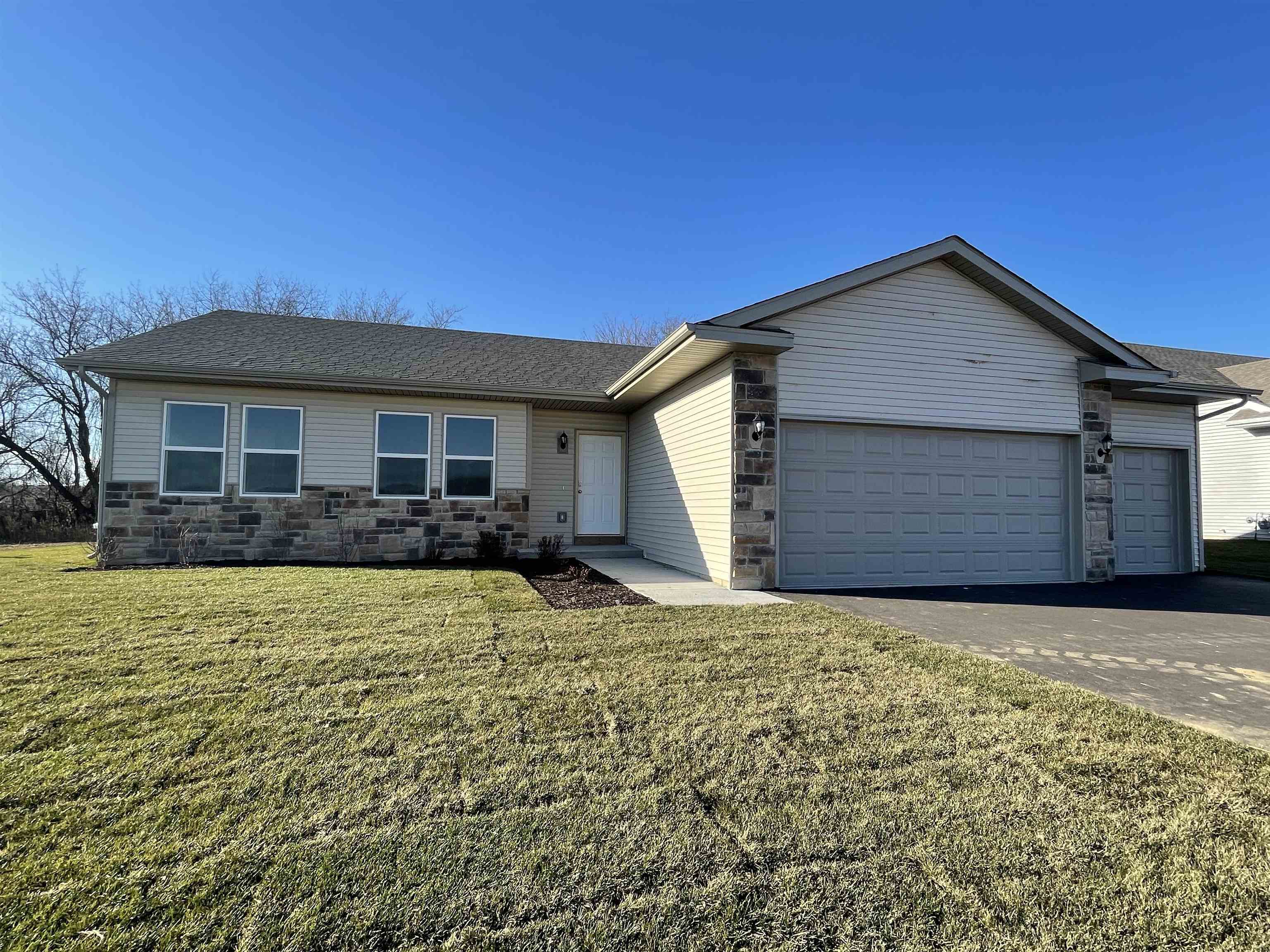 802 Sarah Street Belleville, WI 53508 - Photo 17 of 22