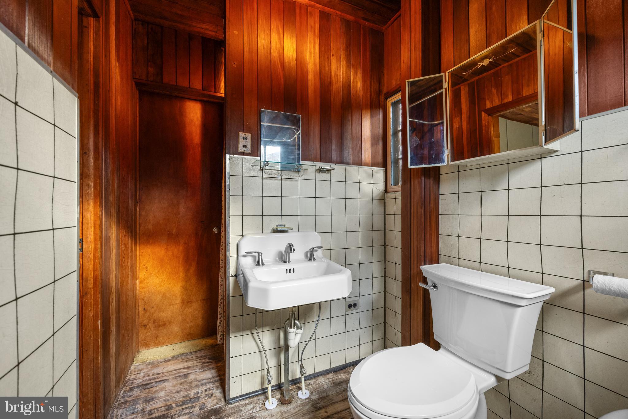 203 McKinsey Road Severna Park, MD 21146 - Photo 81 of 149 Upper Level Full Bathroom