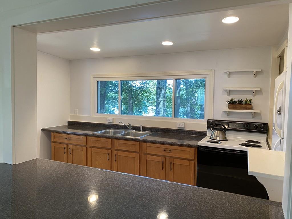 21 Faulkner Road Grafton, MA 01536 - Photo 4 of 31 Gallery Image 4