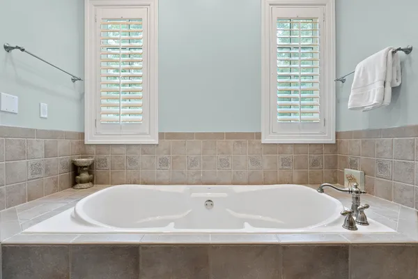 $1,390,000 | 120 Ginkgo Drive, McMinnville, TN 37110