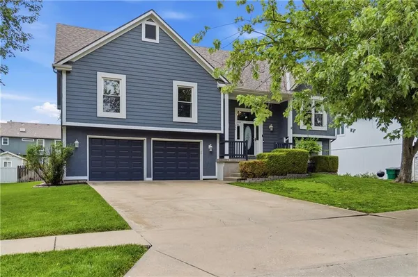 $385,000 | 282 West Westhoff Place, Gardner, KS 66030