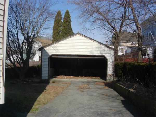 190 Winthrop Street Fall River, MA 02721 - Photo 5 of 26