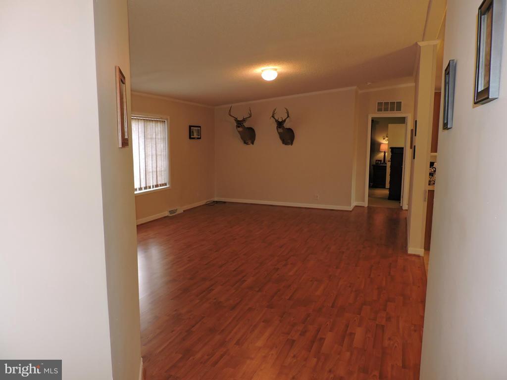 20184 Old Mill Road Culpeper, VA 22701 - Photo 17 of 29 Living Room