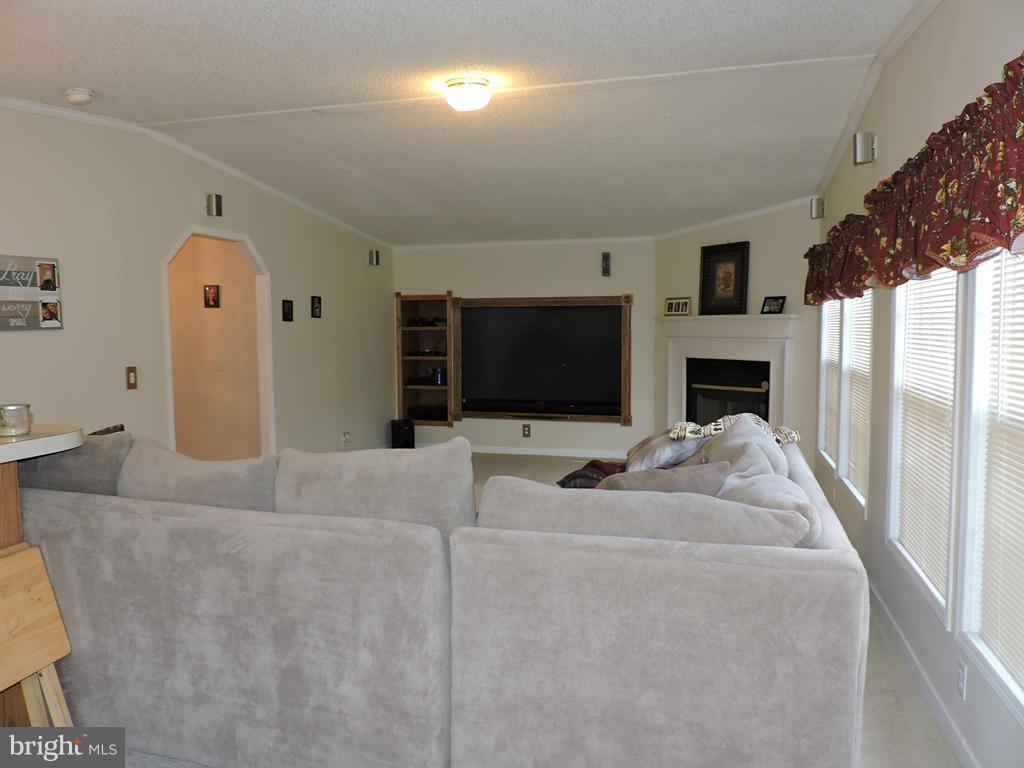 20184 Old Mill Road Culpeper, VA 22701 - Photo 4 of 29 Family Room