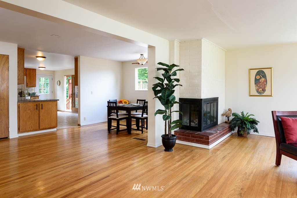 10509 Rustic Road South Seattle, WA 98178 - Photo 2 of 25