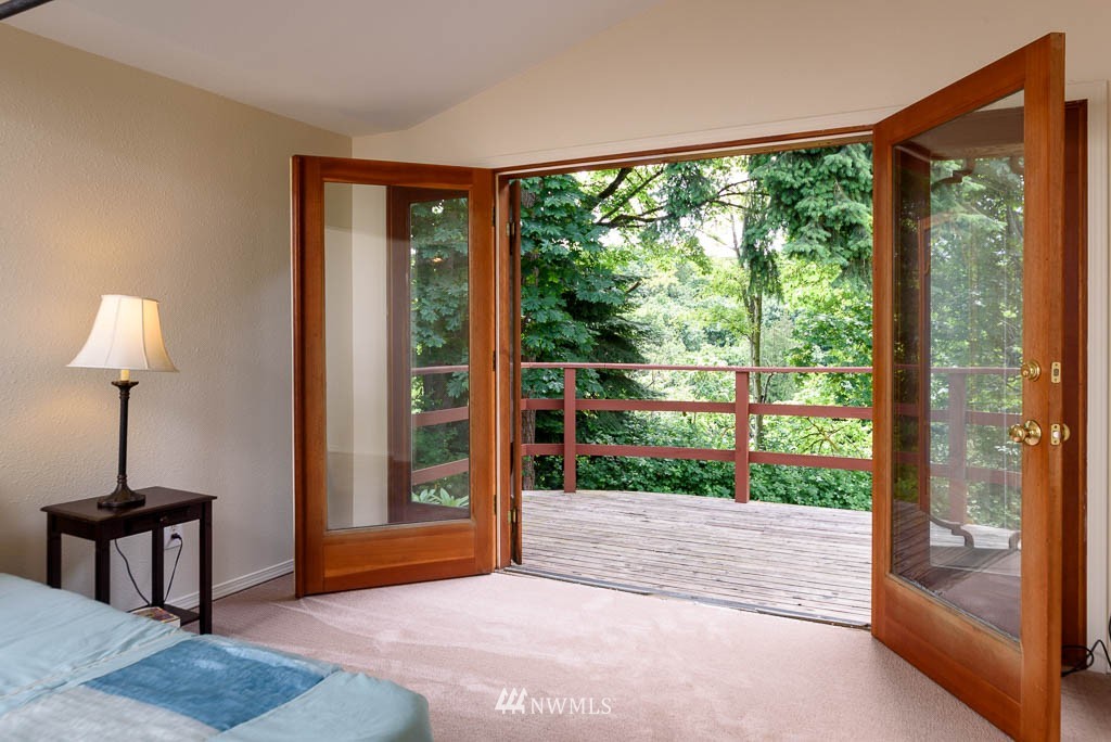10509 Rustic Road South Seattle, WA 98178 - Photo 11 of 25