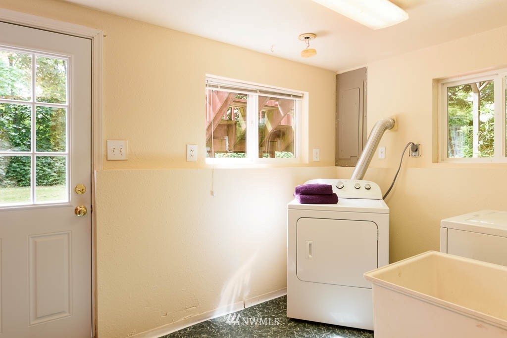 10509 Rustic Road South Seattle, WA 98178 - Photo 23 of 25