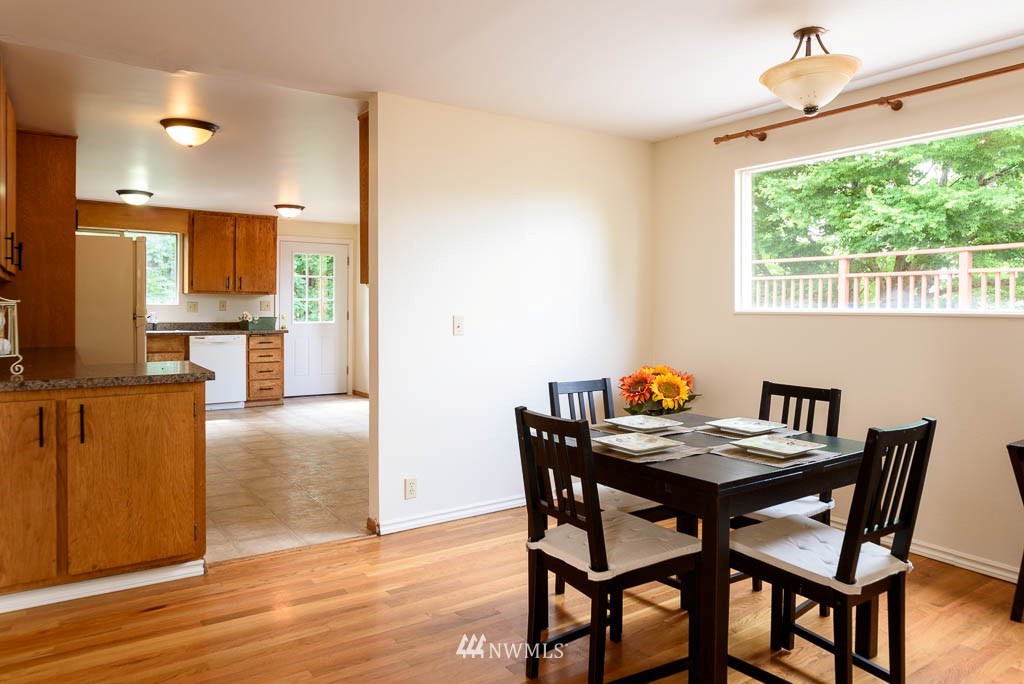 10509 Rustic Road South Seattle, WA 98178 - Photo 6 of 25
