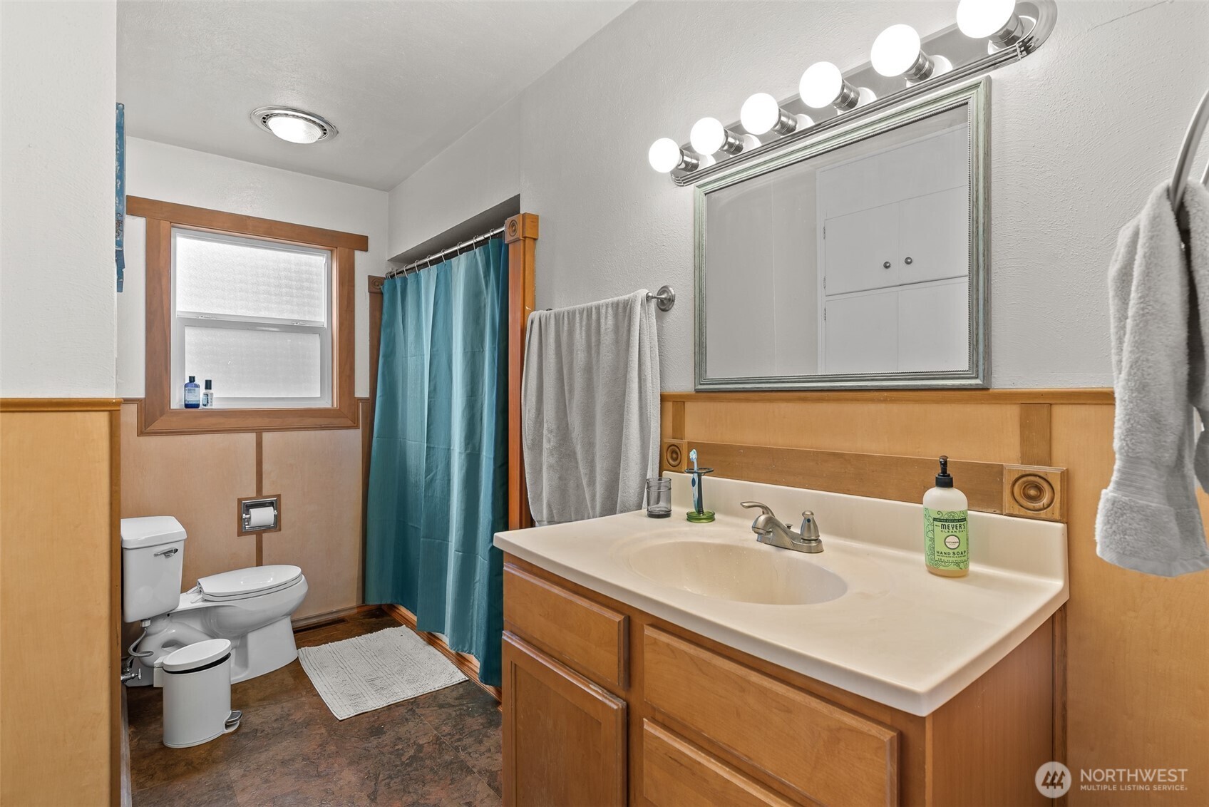 1914 Harbel Street Wenatchee, WA 98801 - Photo 13 of 24