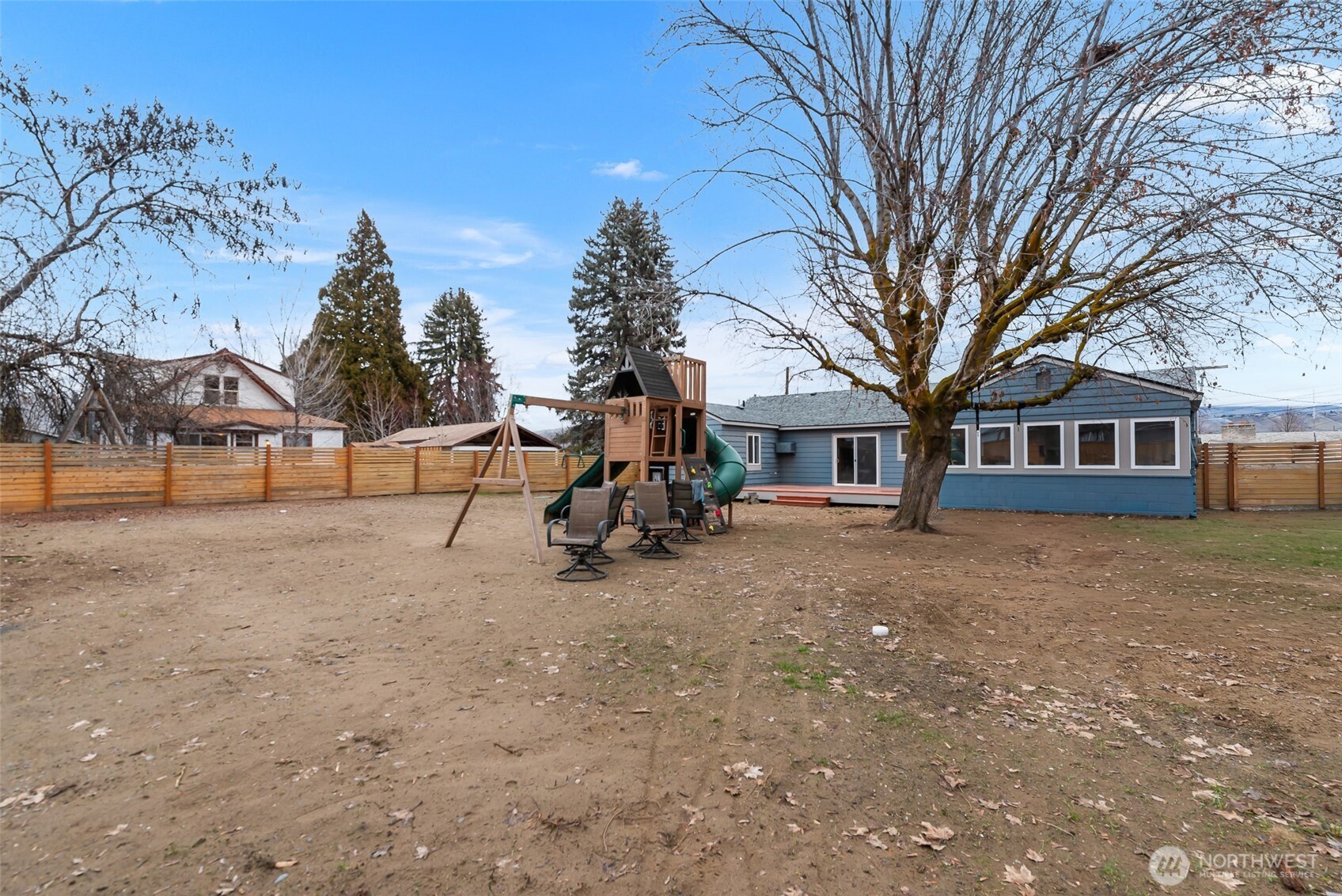 1914 Harbel Street Wenatchee, WA 98801 - Photo 4 of 24