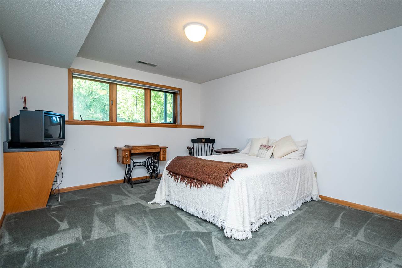 3878 Locust Ridge Road Northeast North Liberty, IA 52317 - Photo 37 of 41 Gallery Image 37