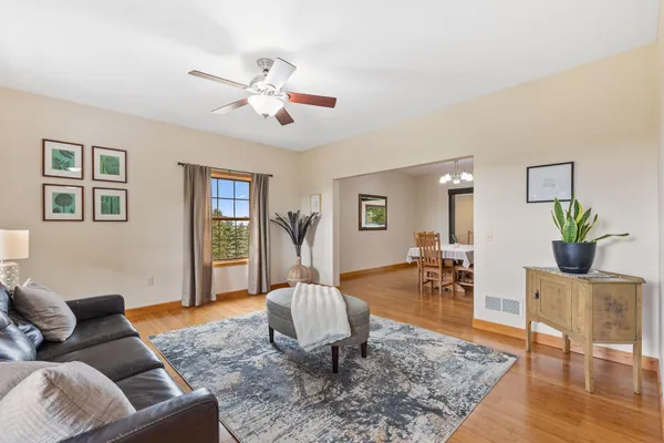 $999,995 | 12470 West 270th Street, Belle Plaine, MN 56011