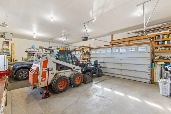 $999,995 | 12470 West 270th Street, Belle Plaine, MN 56011