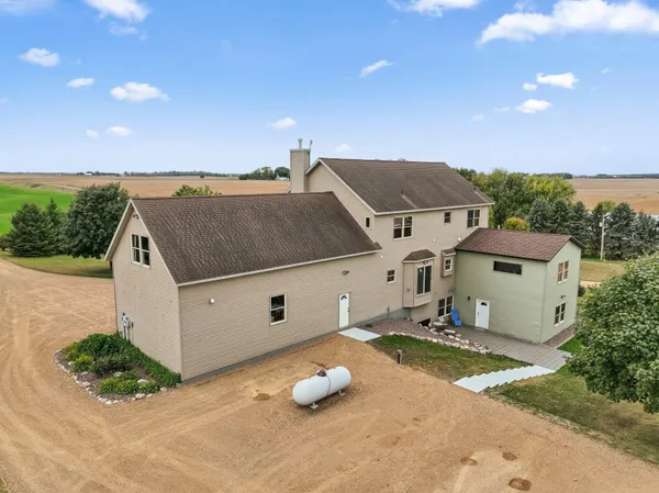 $999,995 | 12470 West 270th Street, Belle Plaine, MN 56011