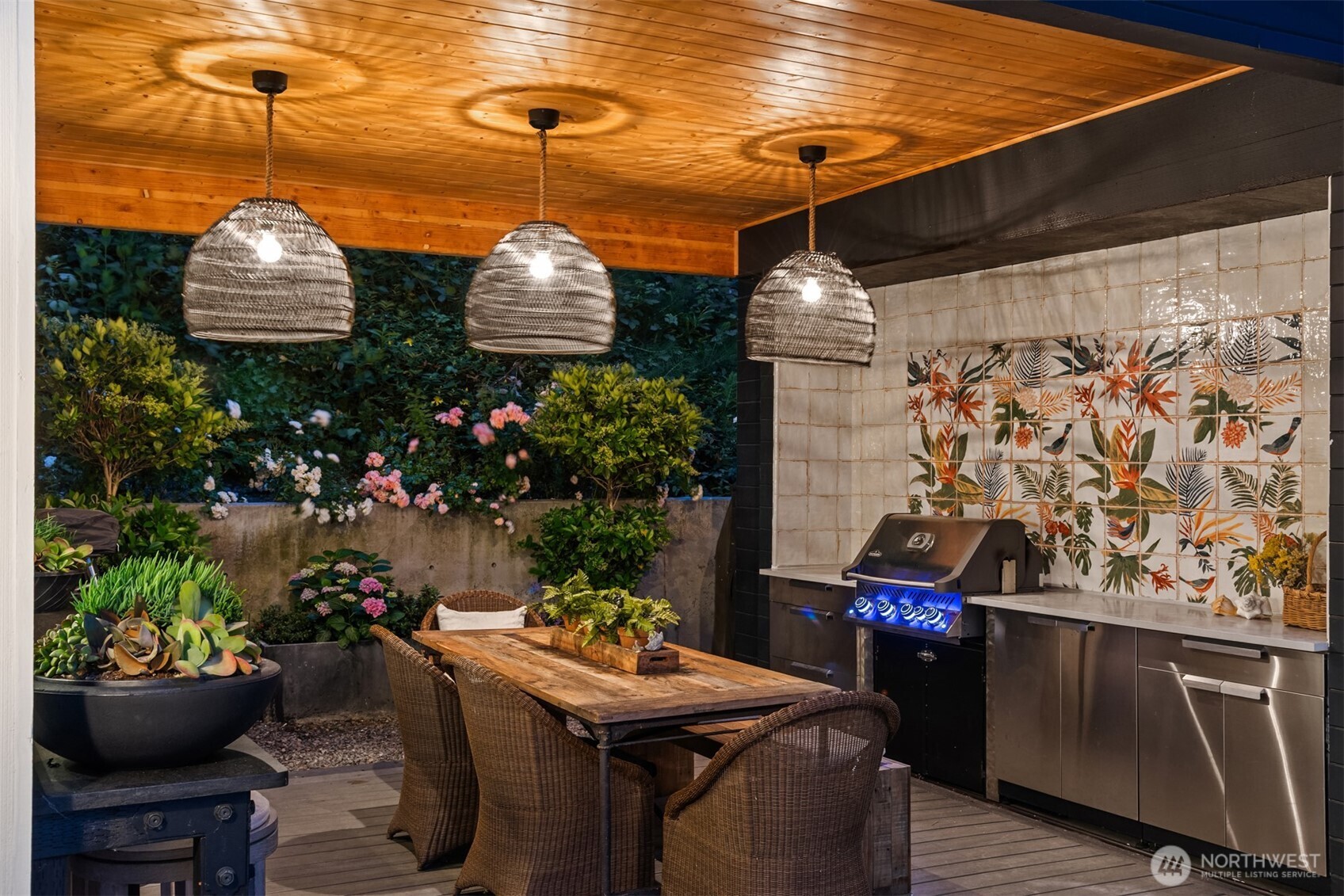 8097 West Mercer Way Mercer Island, WA 98040 - Photo 12 of 40