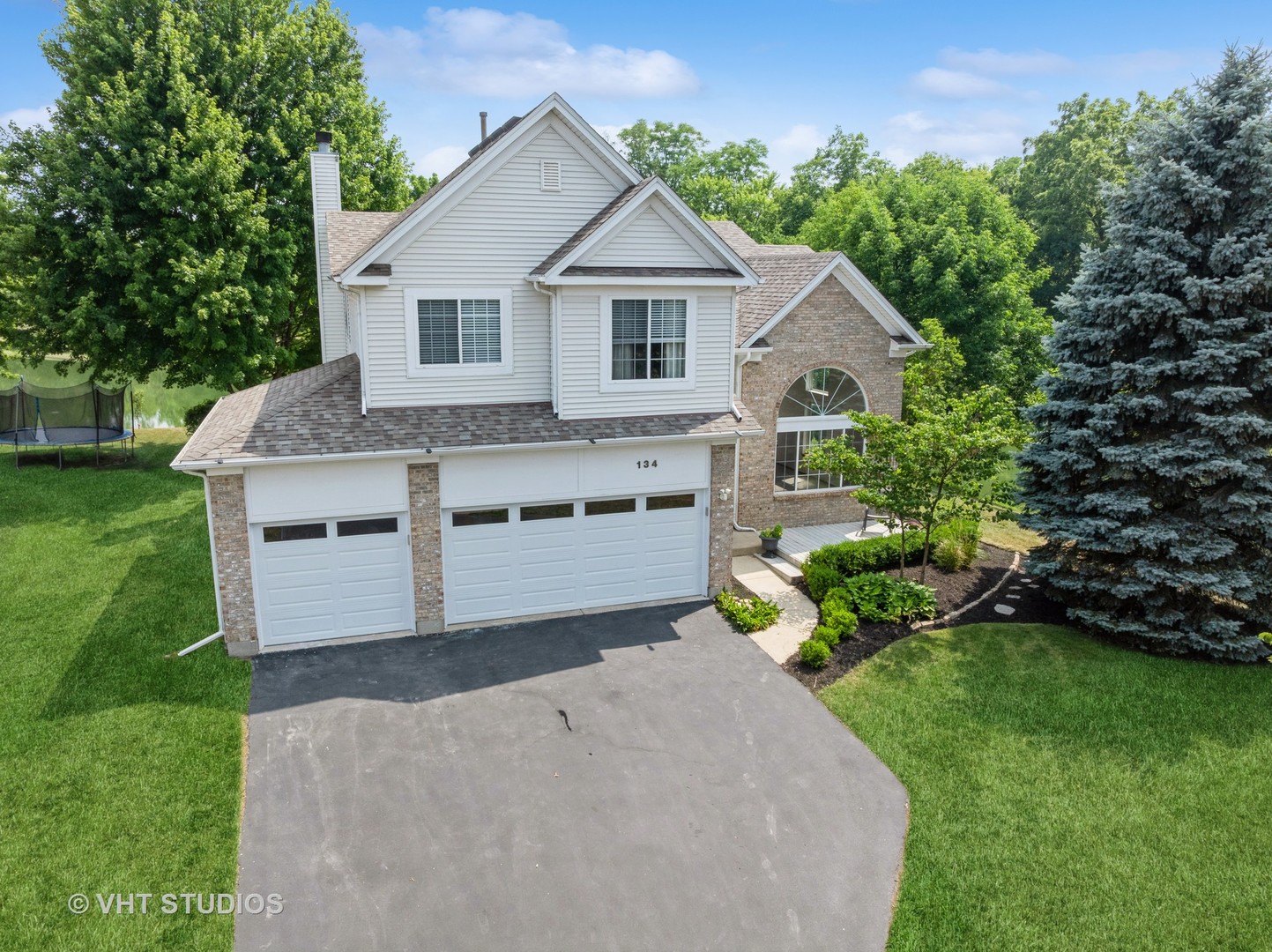 134 South Hankes Road Aurora, IL 60506 - Photo 1 of 31 Gallery Image 1