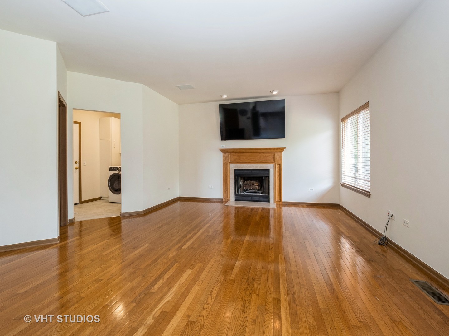 134 South Hankes Road Aurora, IL 60506 - Photo 10 of 31 Gallery Image 10