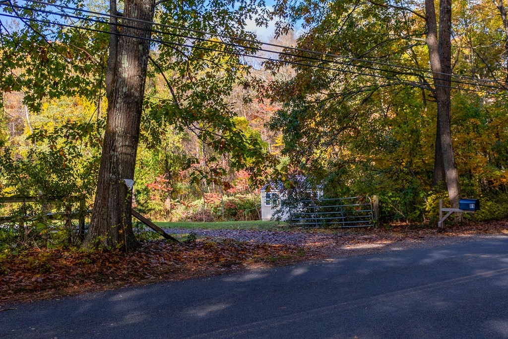 81 Stillwater Road Deerfield, MA 01342 - Photo 3 of 33 Gallery Image 3