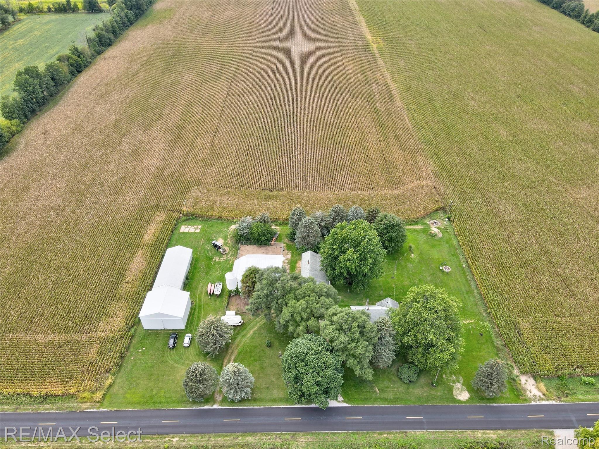 6617 North Watson Road Elsie, MI 48831 - Photo 2 of 47 6617 N Watson Rd 08.jpg