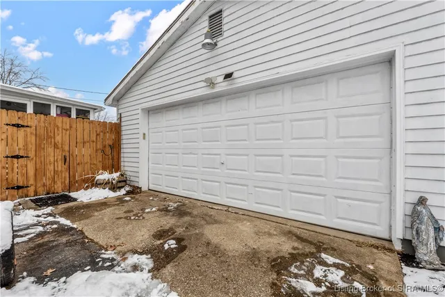 $283,000 | 7124 High Street, Floyds Knobs, IN 47119