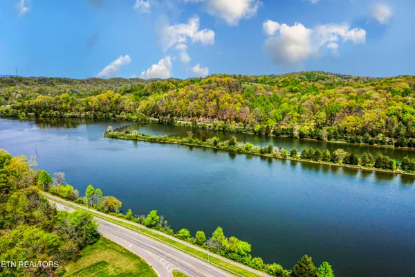 $349,900 | 315 Centennial Bluff Boulevard, Oak Ridge, TN 37830