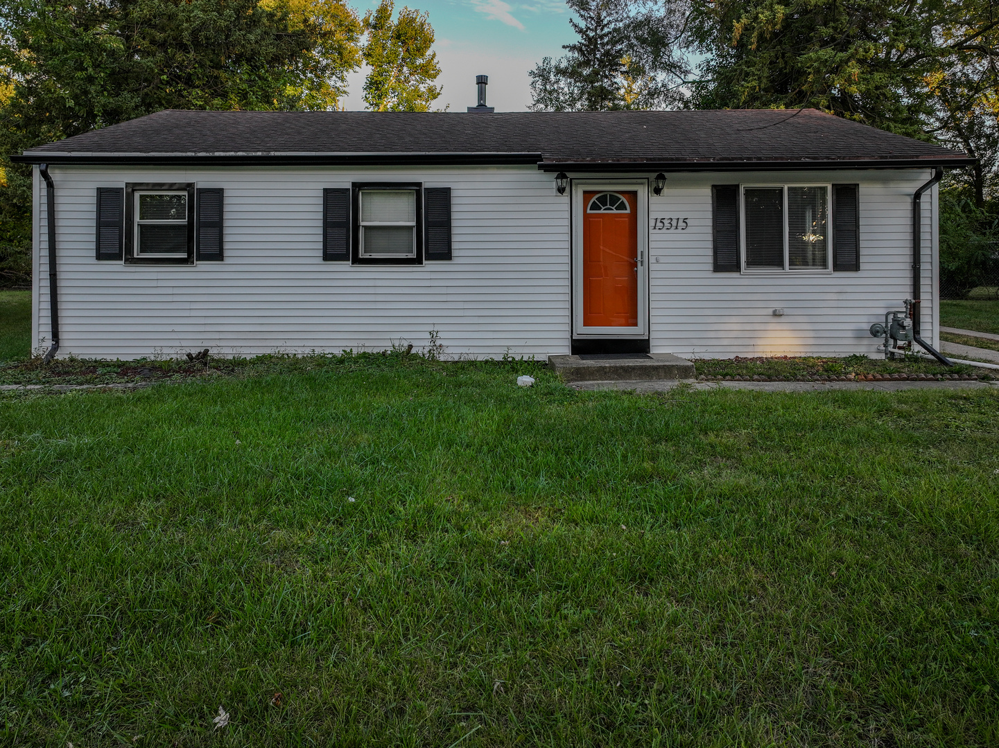 a front view of house with yard