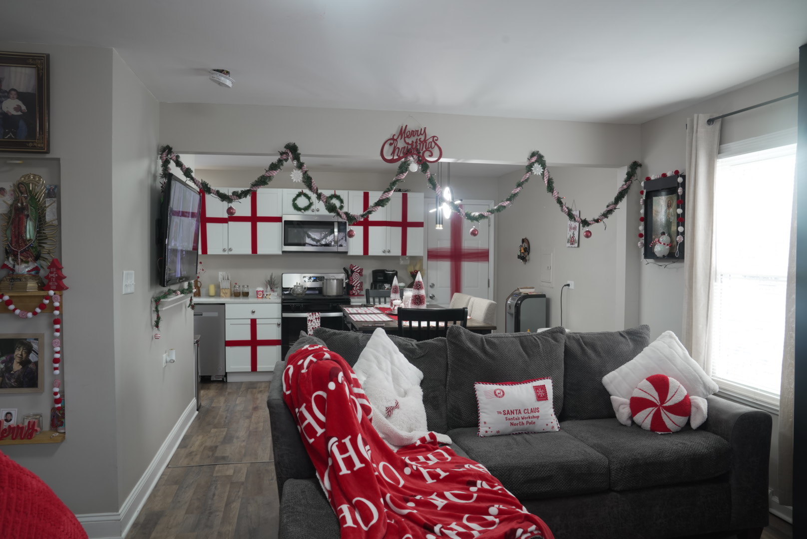 15315 Cherry Lane Markham, IL 60428 - Photo 13 of 34 a living room with furniture chess board and kitchen view