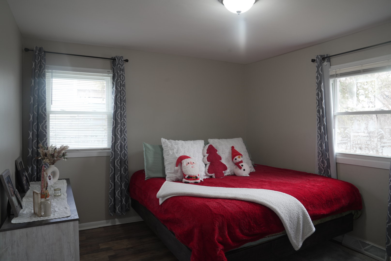 15315 Cherry Lane Markham, IL 60428 - Photo 17 of 34 a bedroom with a bed and window