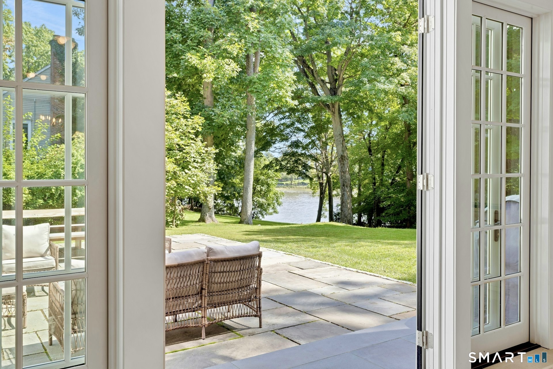 21 Harbor Road Darien, CT 06820 - Photo 6 of 32 Gallery Image 6