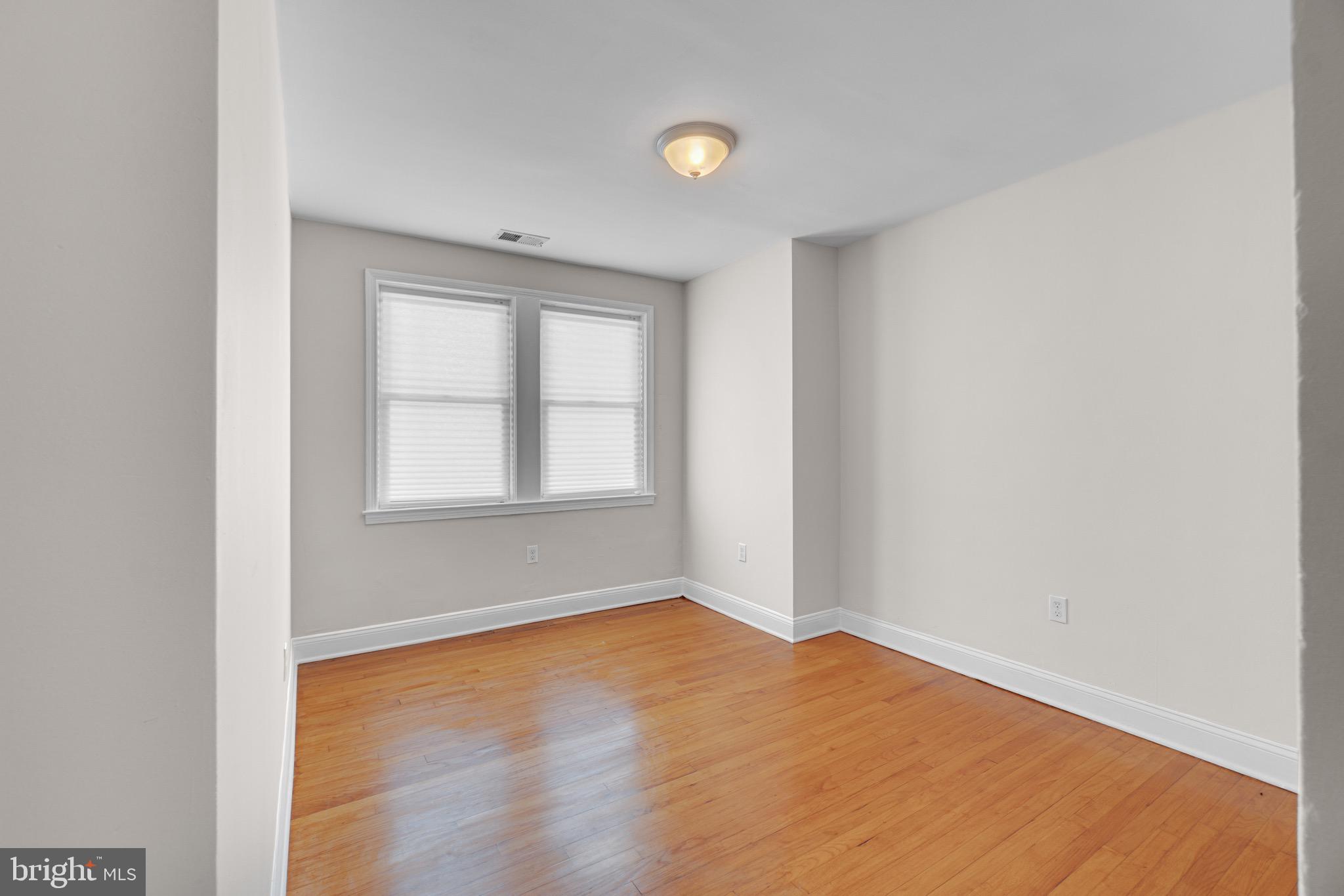 3904 Flowerton Road Baltimore, MD 21229 - Photo 14 of 29