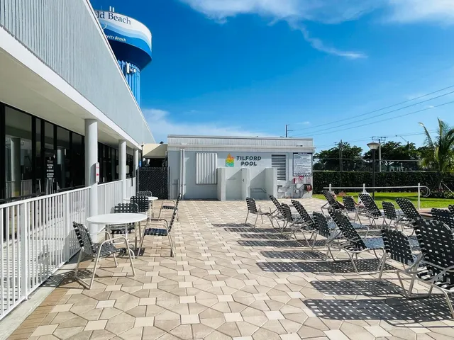 a view of a tennis court
